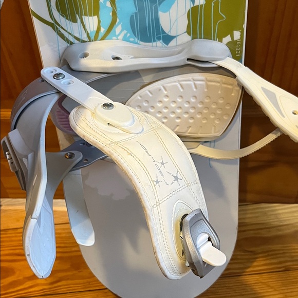 Burton Feather Women’s Snowboard - 139 - Picture 3 of 9